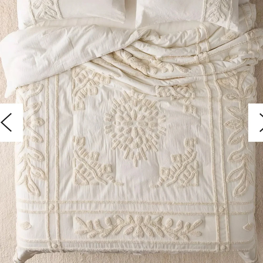 urban outfitters jackie icon tufted duvet cover